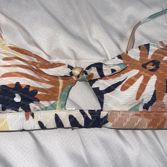 Roxy keyhole swim top size small - Picture 4 of 5